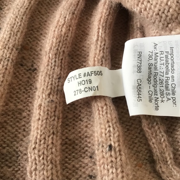 Madewell Donegal Evercrest Turtleneck Sweater in Coziest Yarn - Blush - Picture 10 of 10